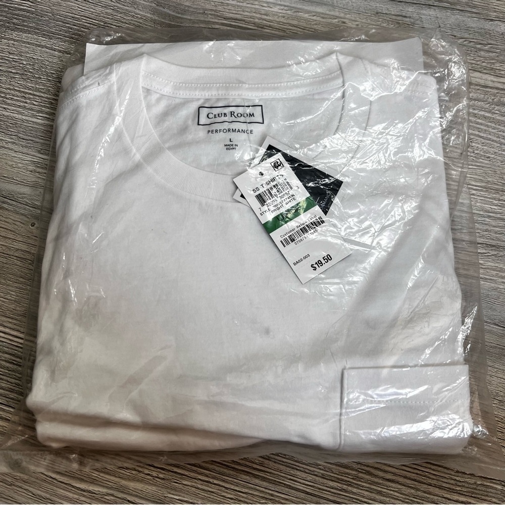 NWT Mens Classic white short sleeve, crew neck pocket tshirt size Large